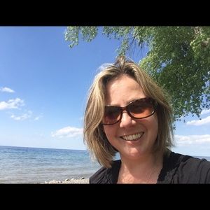 Meet your Posher, Caroline